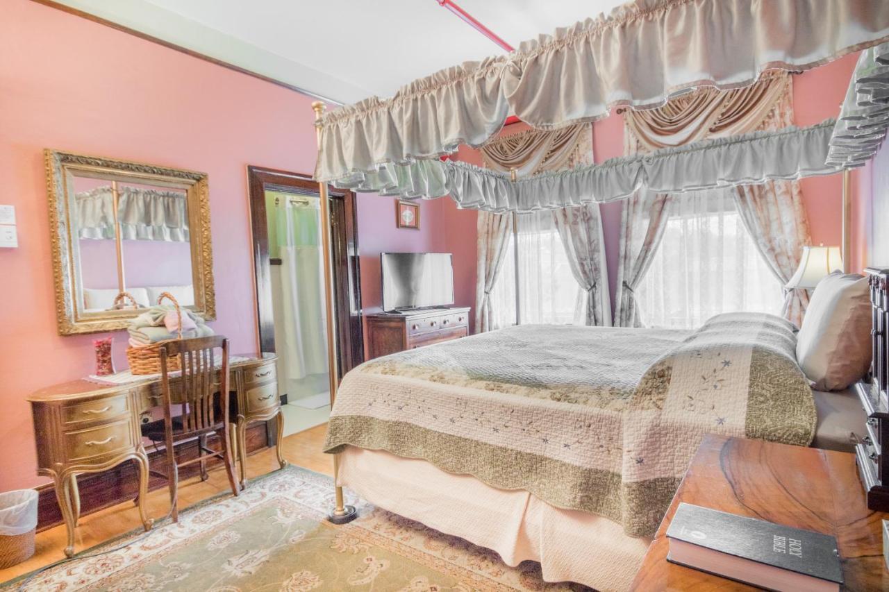 The Edgewater Bed and breakfast Winter Garden