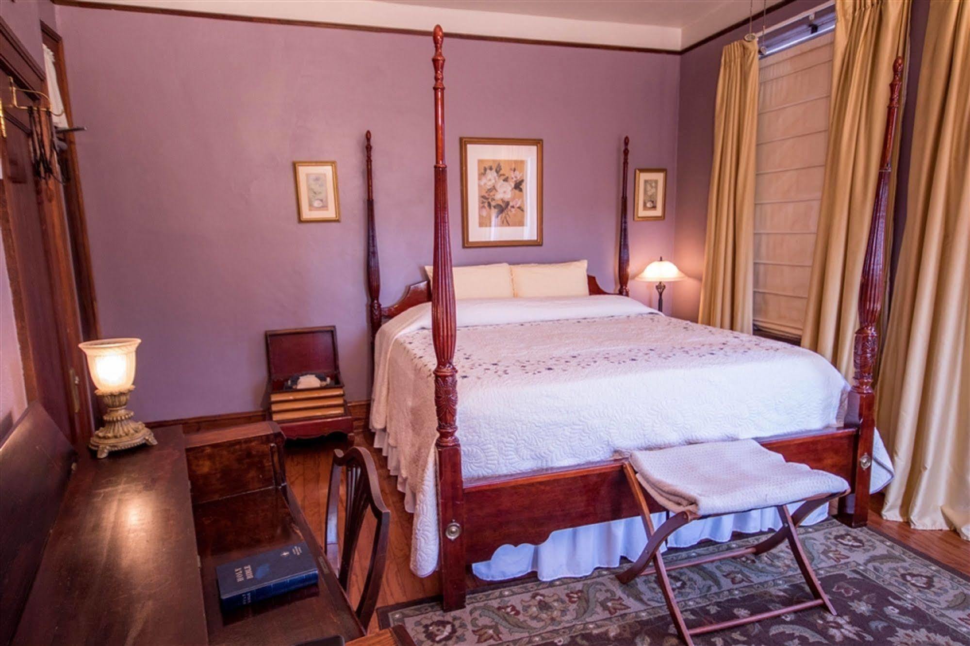 The Edgewater Bed and breakfast Winter Garden
