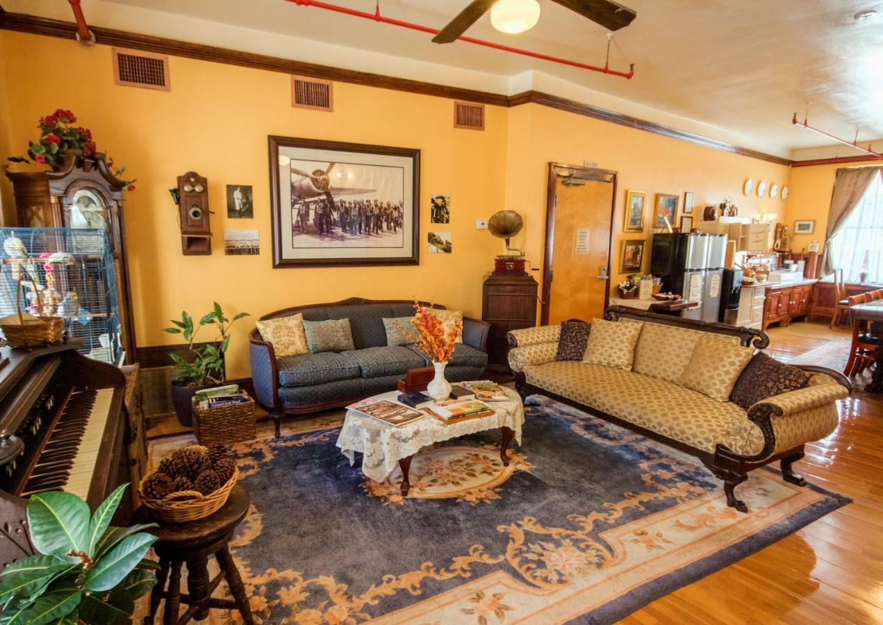 The Edgewater 2*