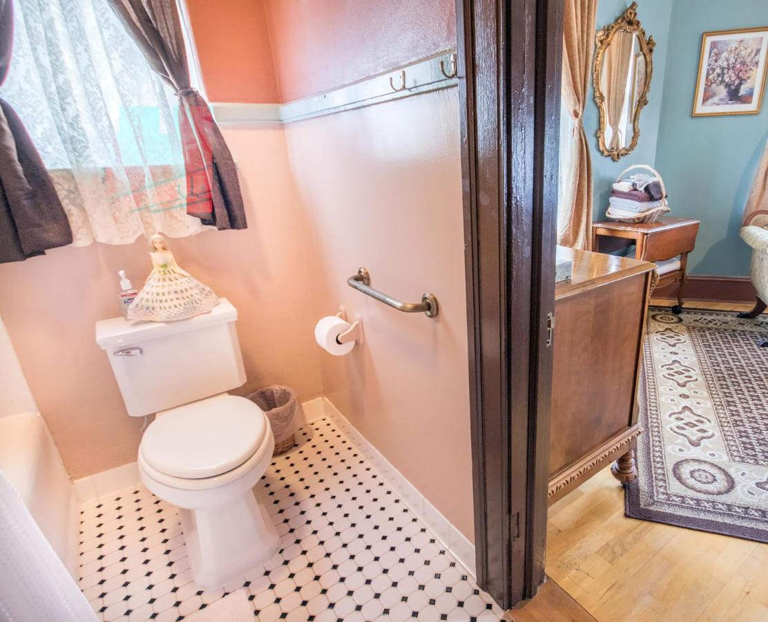 The Edgewater 2*
