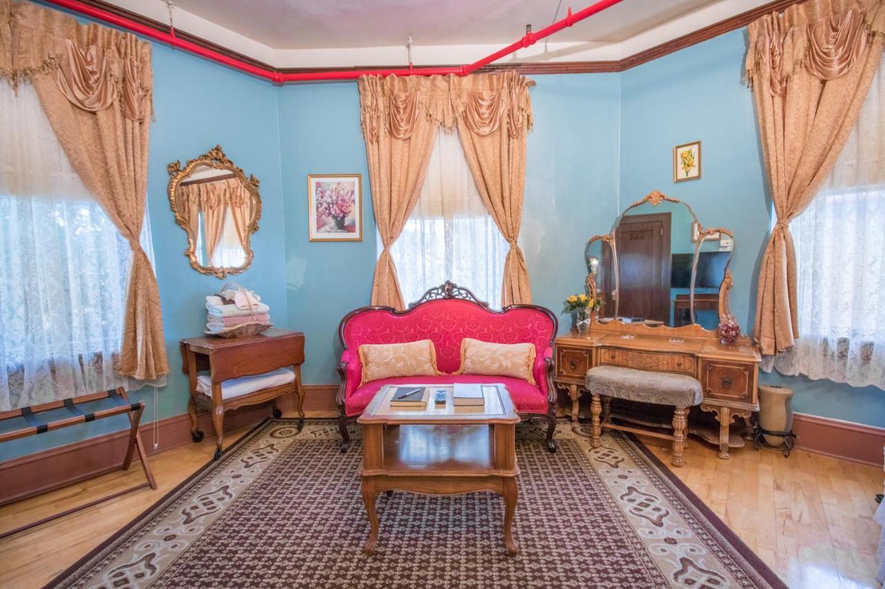 The Edgewater Bed and breakfast